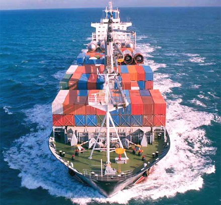 Средний морской контейнеровоз