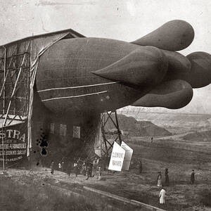 Одна из самых ранних моделей цеппелина, 1908