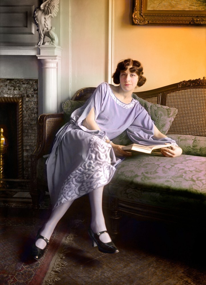 Американская комедиантка, певица, театральная и киноактриса Фанни Брайс. Нью-Йорк, 1922 год.
