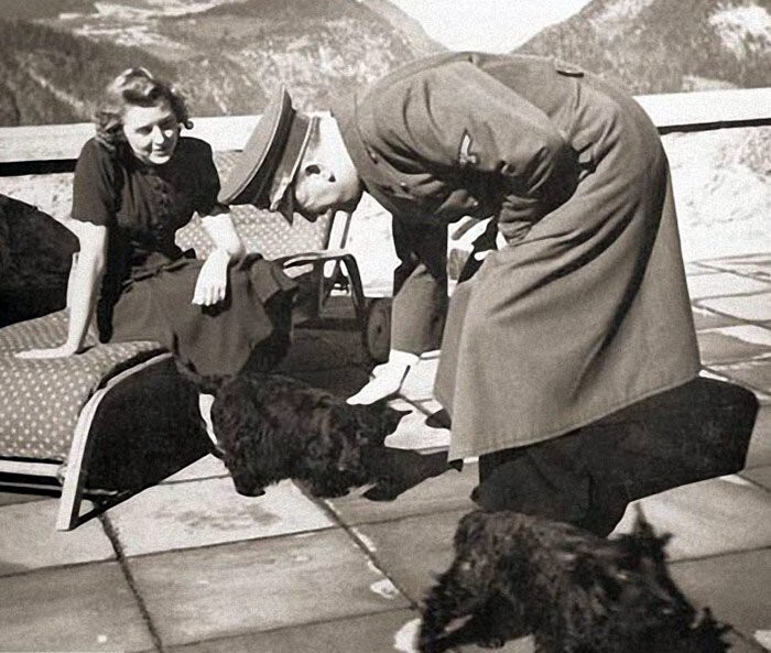 Жена Гитлера - Ева Браун с Гитлером 