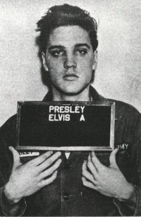 8 января 1935 года родился Пресли Элвис (Elvis Presley)