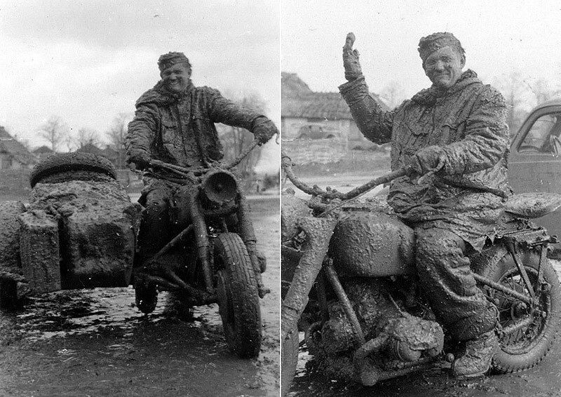 1943 год. Немецкий мотоциклист показывает, что это такое — русская распутица.