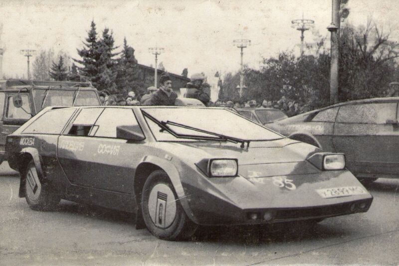 Советский ответ DeLorean DMC-12