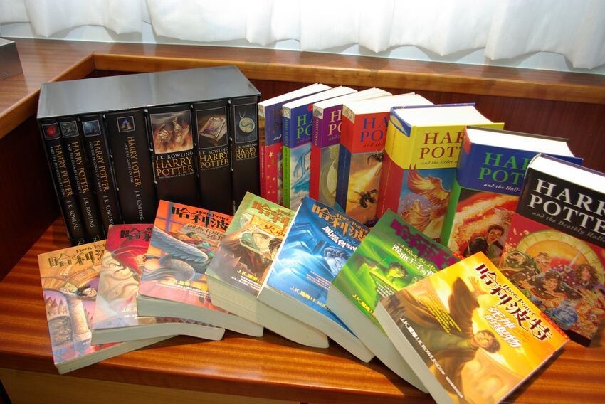 Когда Джоан Роулинг впервые принесла издателю рукопись своей книги «Гарри Поттер», ей сказали: «Детей больше не интересуют истории о волшебниках и ведьмах».
