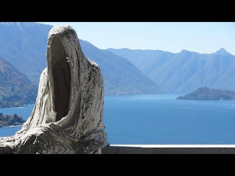 10 самых кошмарных и ужасных статуй 