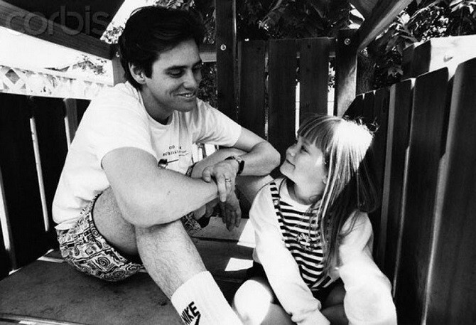 Джим Керри сосвоей дочерью Джейн Керри, 1991г.