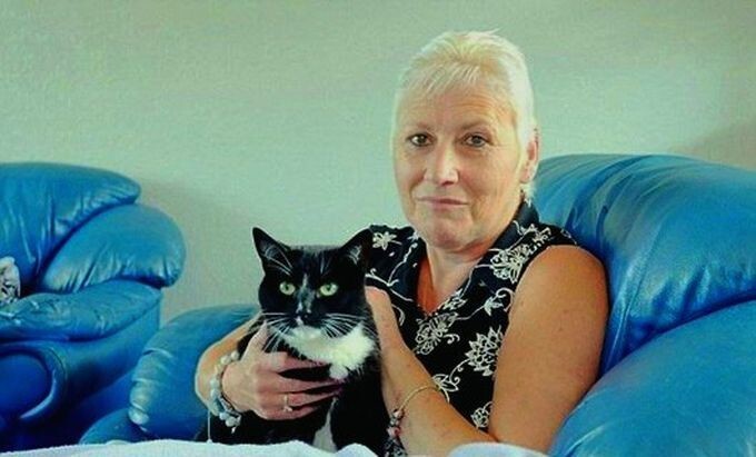 Кошка Чарли спасла хозяку от неминуемой смерти, разбудив её супруга