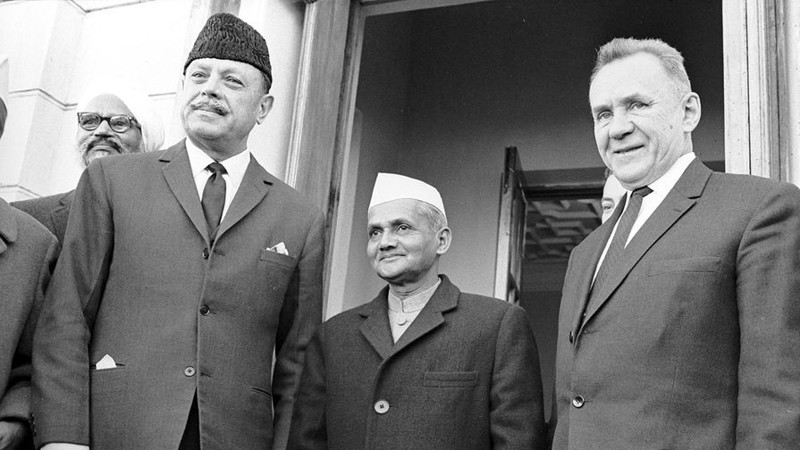 Как СССР помирил Индию и Пакистан