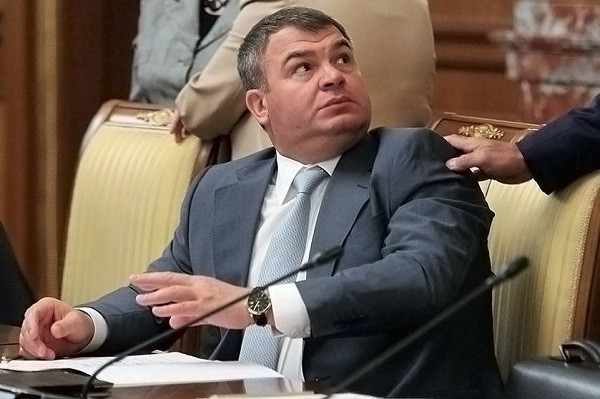 В Госдуме могут провести расследование в отношении Сердюкова