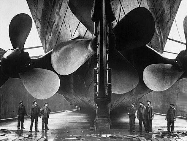 Фотография, позволяющая оценить истинные размеры винтов Титаника
