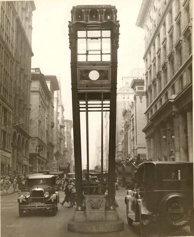 22. Башня управления уличным движением на 5-й авеню в Нью-Йорке, 1923 г.: