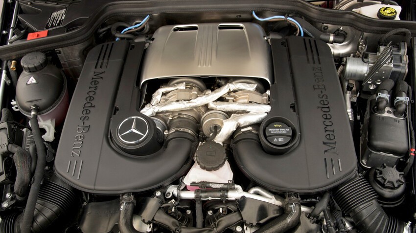 5,5-литровый V8 Mercedes-Benz G 500. Расход топлива (средний) – 12,3 литра/100 км, выбросы CO2 (в среднем) – 289 граммов/км