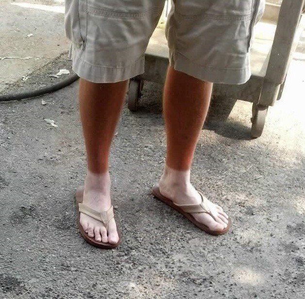 Единственный мужчина, которому пойдут носки с вьетнамками
