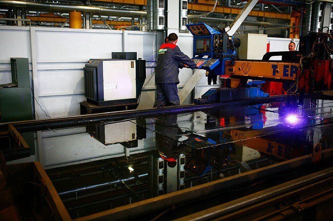 В г. Ишимбай Башкирии открыт новый завод по производству кранов-манипуляторов.