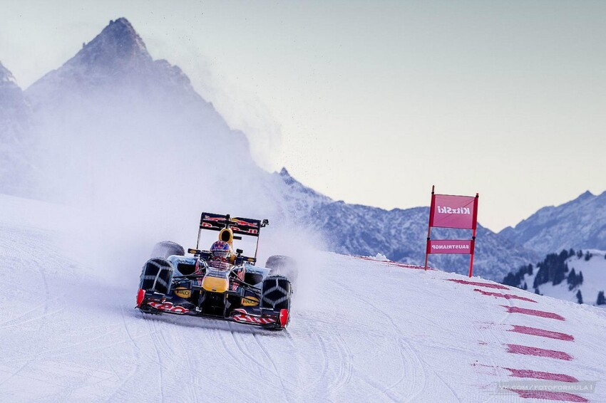 Болид Red Bull проехал по горнолыжной трассе в Австрии