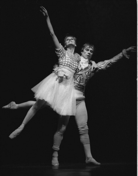 Рудольф Нуреев и Мерли Парк во время генеральной репетиции в опере West Berlin's Opera, 1979 год 