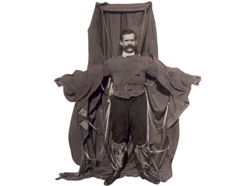 Франц Райхарт  Изобретение: плащ-парашют 