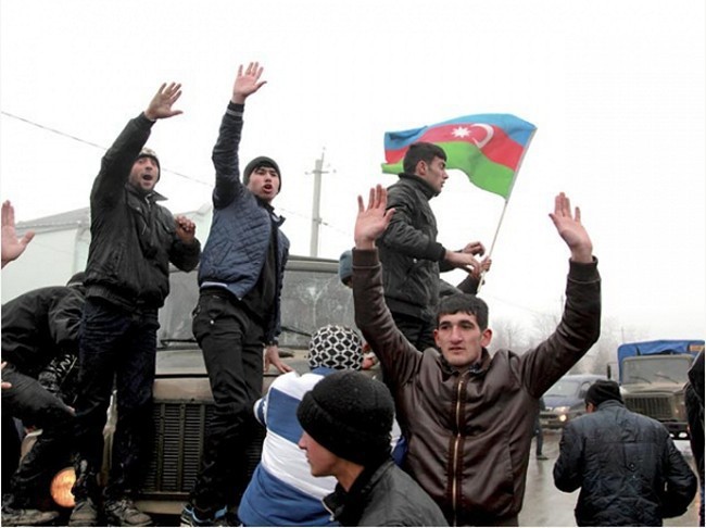 Азербайджану навязывают майдан