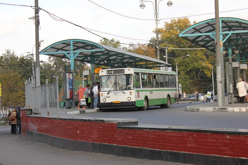  В 2014-м году проводился ремонт пути на ветке на Маршала Жукова, и вместо трамвая работал компенсационный автобус 028