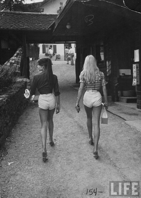 Короткие шортики 1970-ых