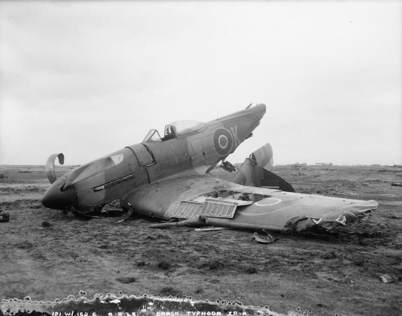 75. Разбитый "Тайфун" из 174-й эскадрильи RAF
