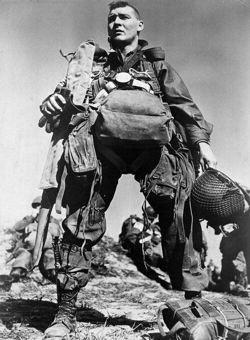 81. Брутальный американский парашютист. 1945-й год