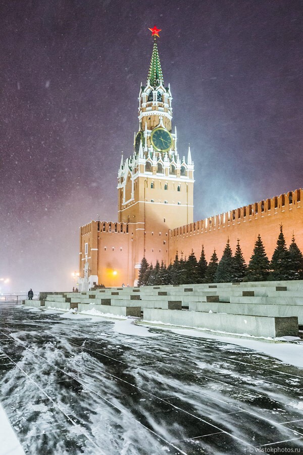 Как убирают снег в Москве