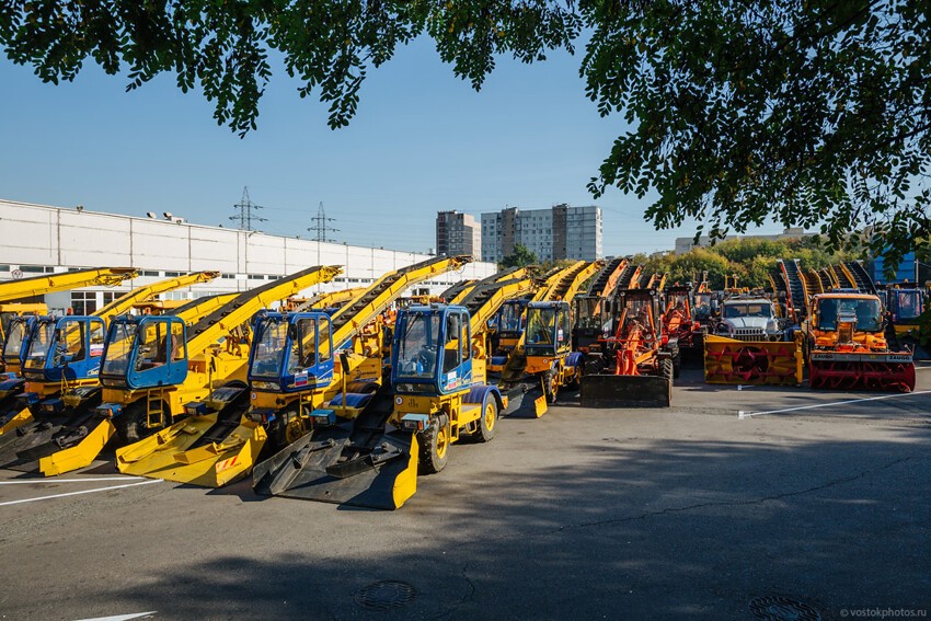 Как убирают снег в Москве