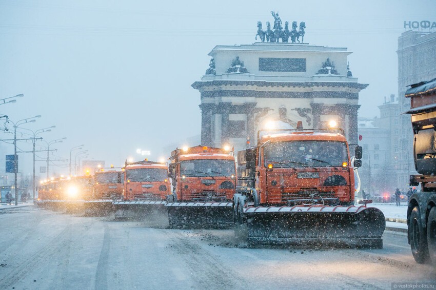 Как убирают снег в Москве