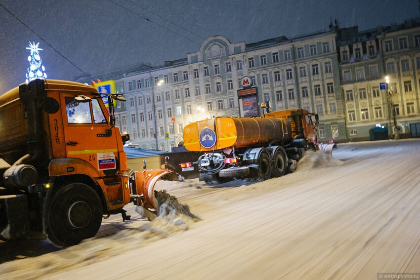 Как убирают снег в Москве