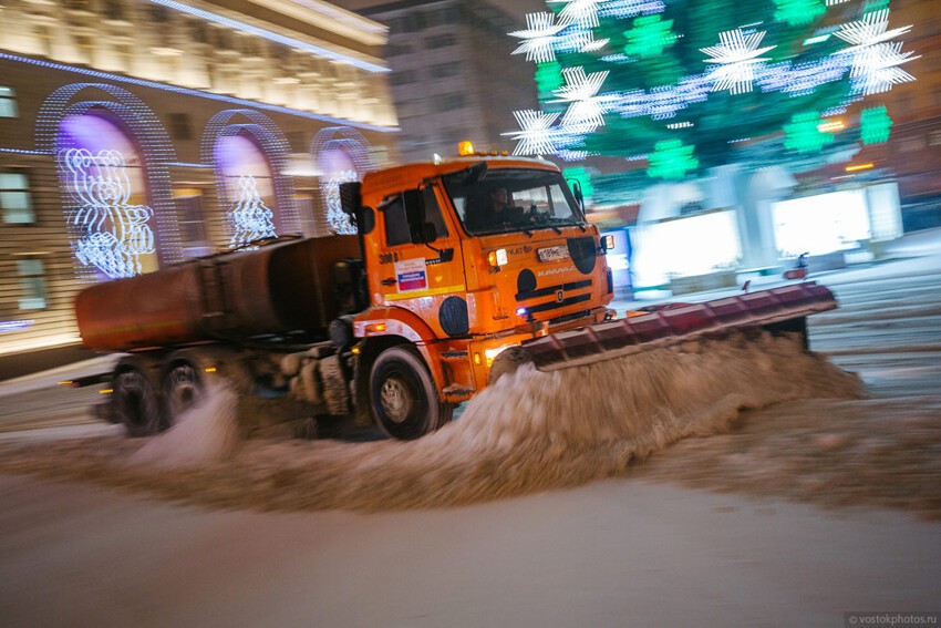Как убирают снег в Москве