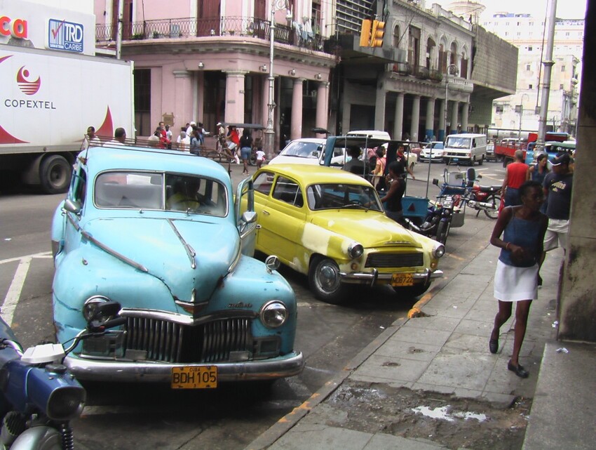 Гавана, в принципе, как музей. Просто идёшь по улице, а там - выставка на каждом щагу.