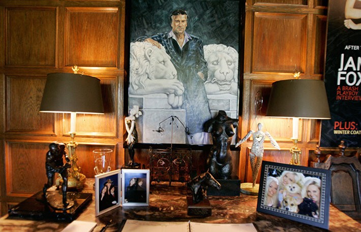 Резиденция Playboy: как выглядит особняк Хью Хефнера, продающийся за $200 млн