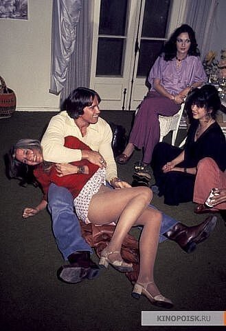Редкие фото Арнольда Шварценеггера с девушками