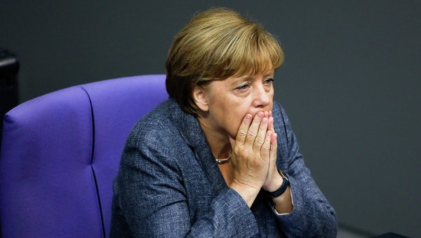 Меркель назвали "рецидивисткой" и подали против неё иск в суд