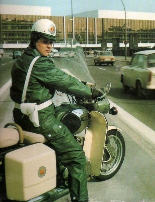 Мотоциклист народной полиции ГДР, 1980-е: