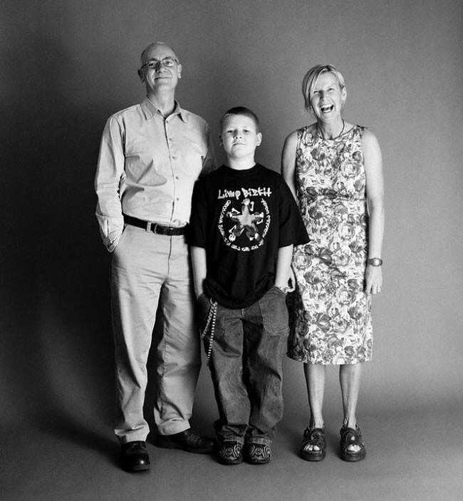 Фото одной семьи на протяжении 23 лет