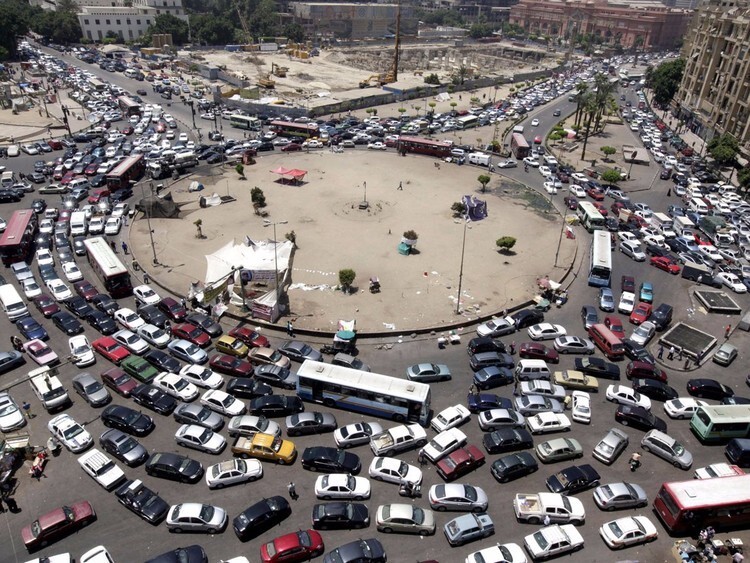9. Пробка на площади Тахрир в Каире.