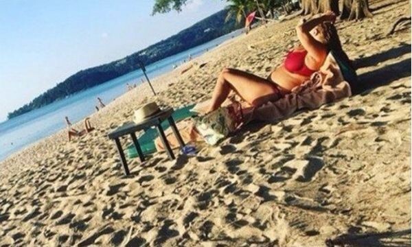 На тайском пляже засняли сильно растолстевшую Анну Семенович