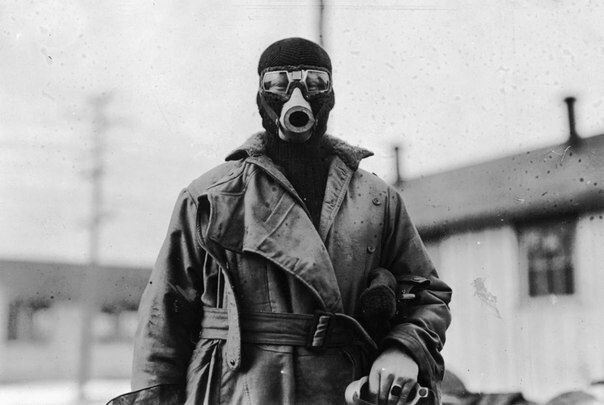 Американский лётчик в кислородной маске. Лонг-Айленд, Нью-Йорк, 1918 год