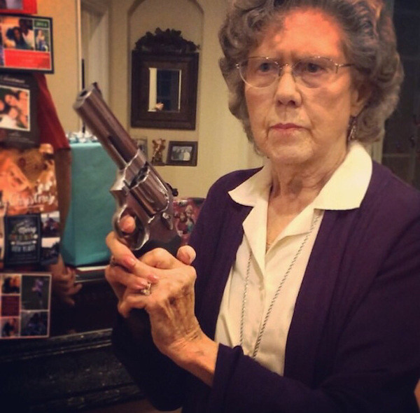 Вооруженная бабушка