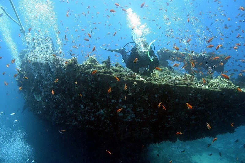 Затонувшие корабли под водой 