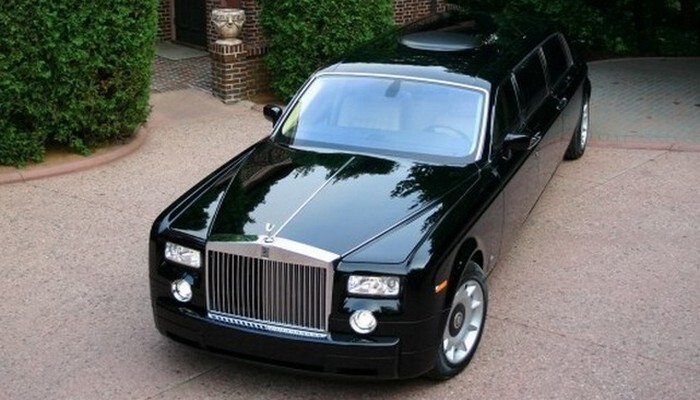7. Rolls Royce Phantom Limo