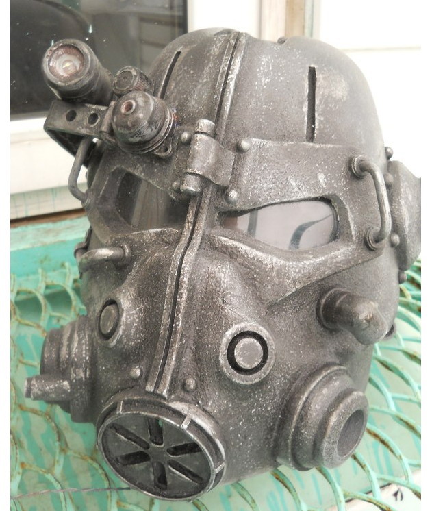 От автора:  Один из моих проектов. Делаю шлем T45d из игры Fallout. Мастер модель делал вручную. Шлем еще в процессе изготовления. Остается сделать мелочи и один фонарь. Ну и электрику подключить.