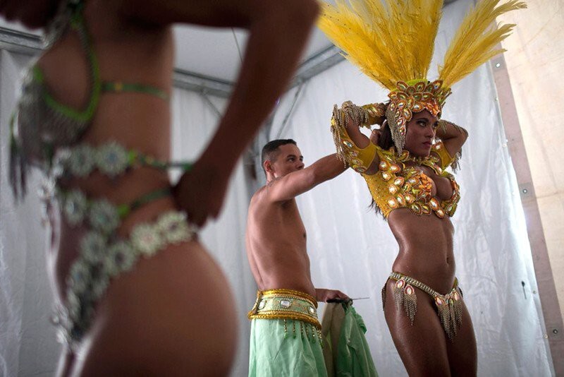 Знойные бразильянки на карнавале в Рио-де-Жанейро