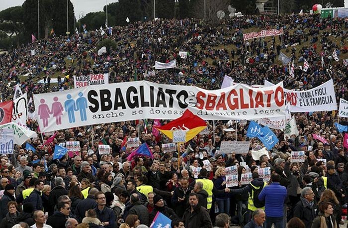 Последняя нормальная страна Западной Европы. Митинг противников однополых браков в Италии