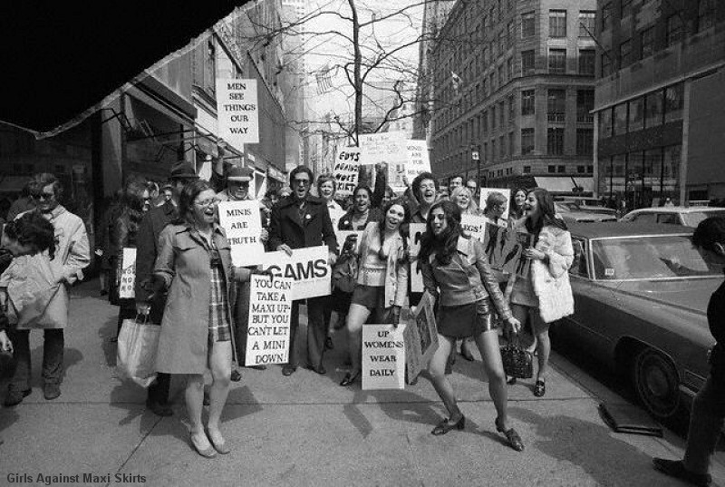 Девочки против Макси юбки, Нью-Йорк. 1972