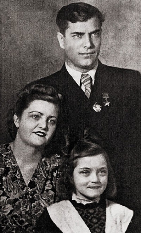 Жанна Болотова с родителями