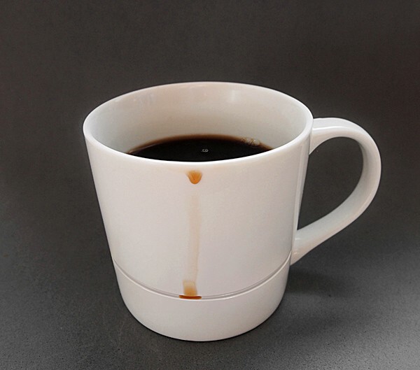 2. Кружка, которая ловит капельки кофе