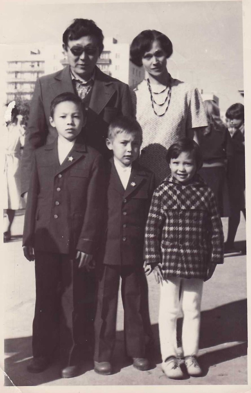 Наша семья г. Мирный 1978 г. 
